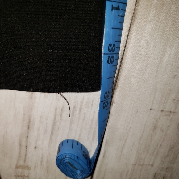 Narration Black Stretch Capris Size M - Picture 5 of 9